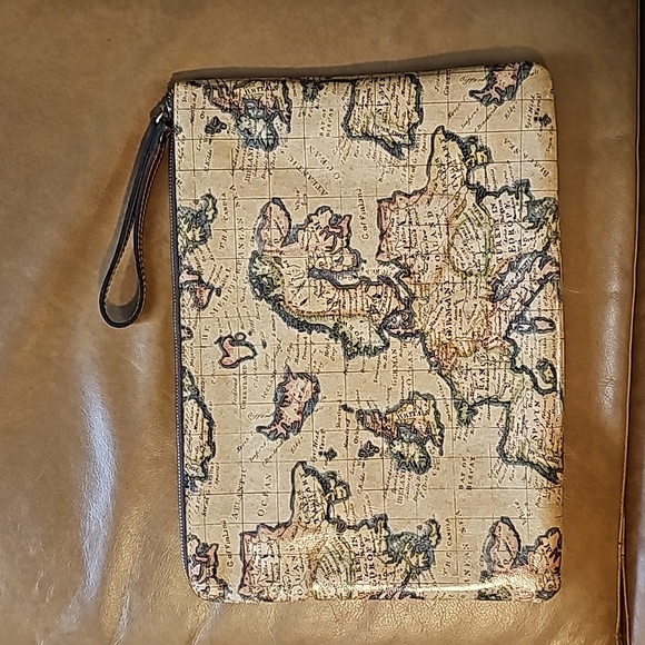 Patricia Nash Braga Laptop Case Classic Map Print Leather 15" Wristlet Zip - Picture 4 of 11